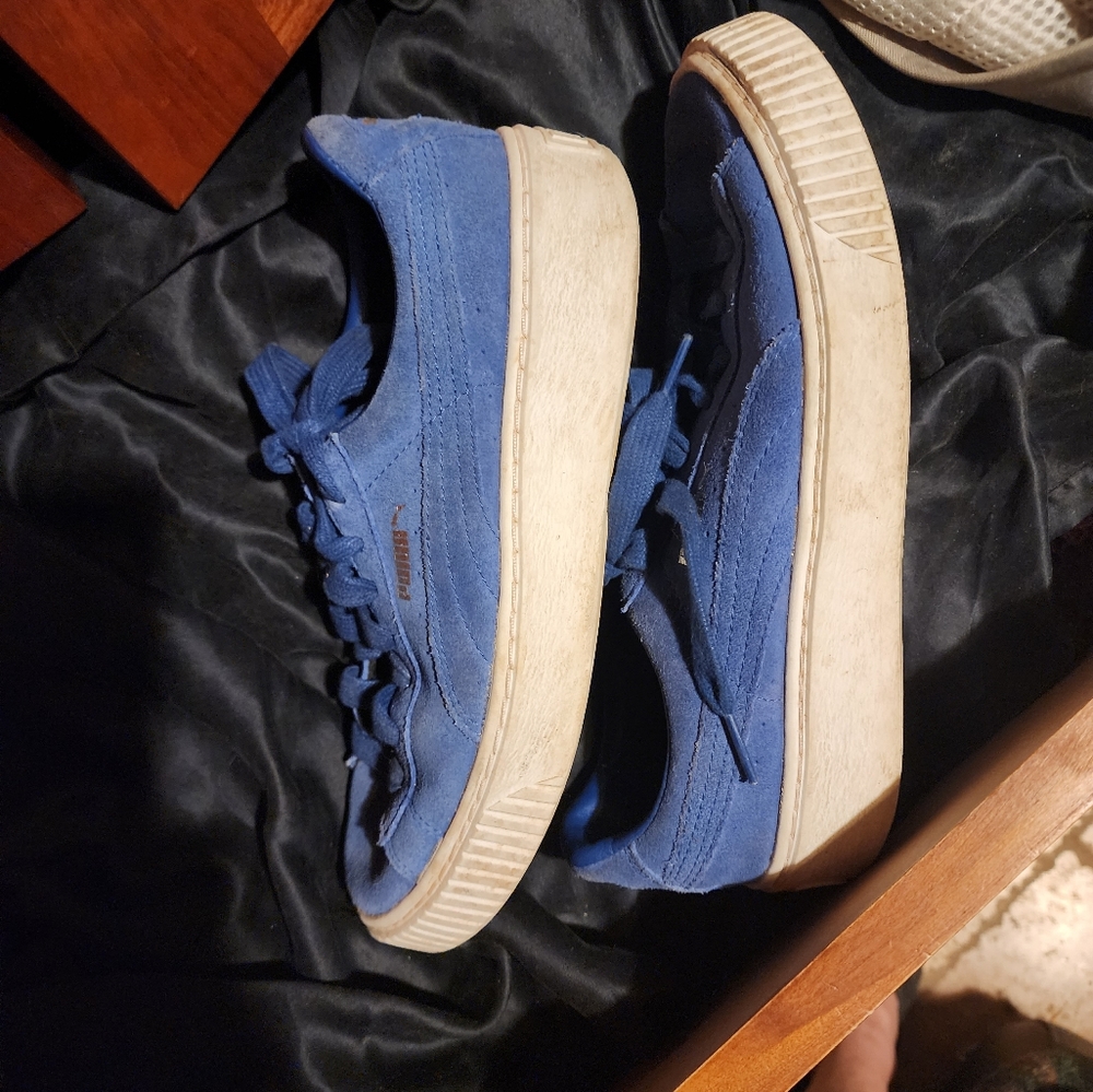 Blue suede Puma Sneekers